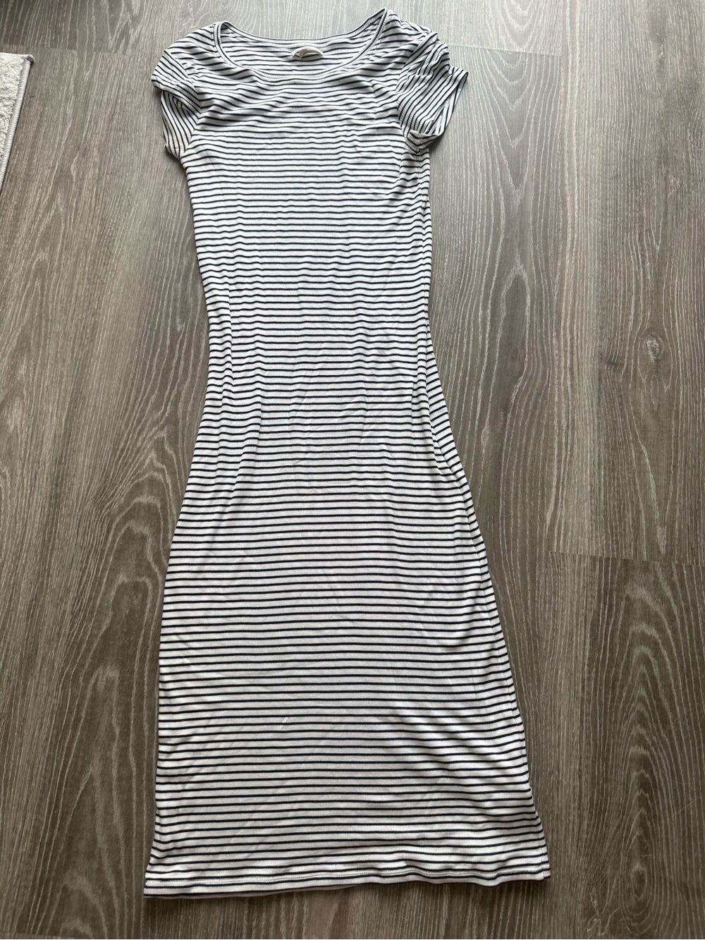 Club Monaco White & Black Striped Short-Sleeve Midi Dress